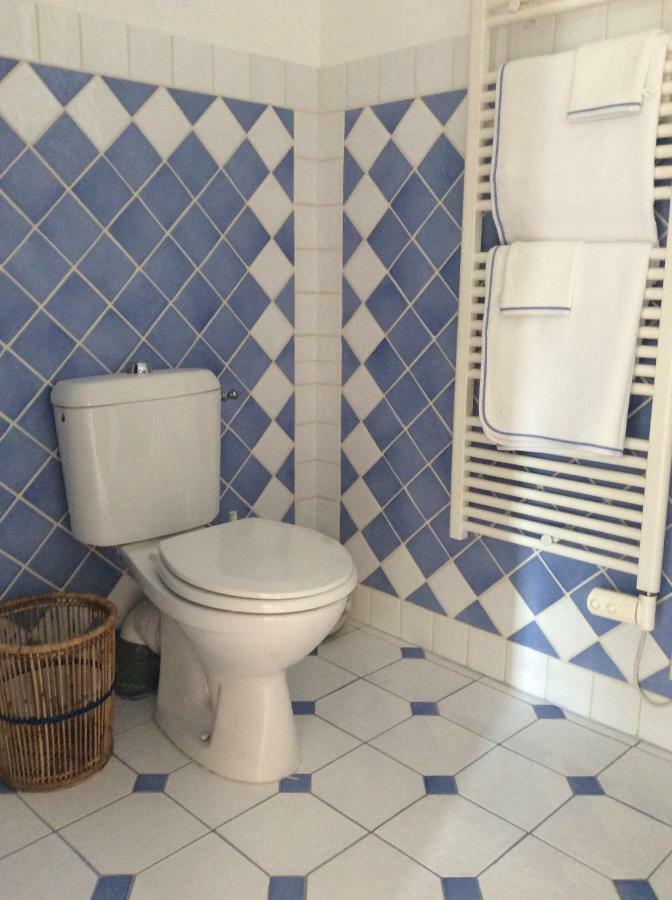 Bed and Breakfast Le Mas Amore Ґассен Екстер'єр фото