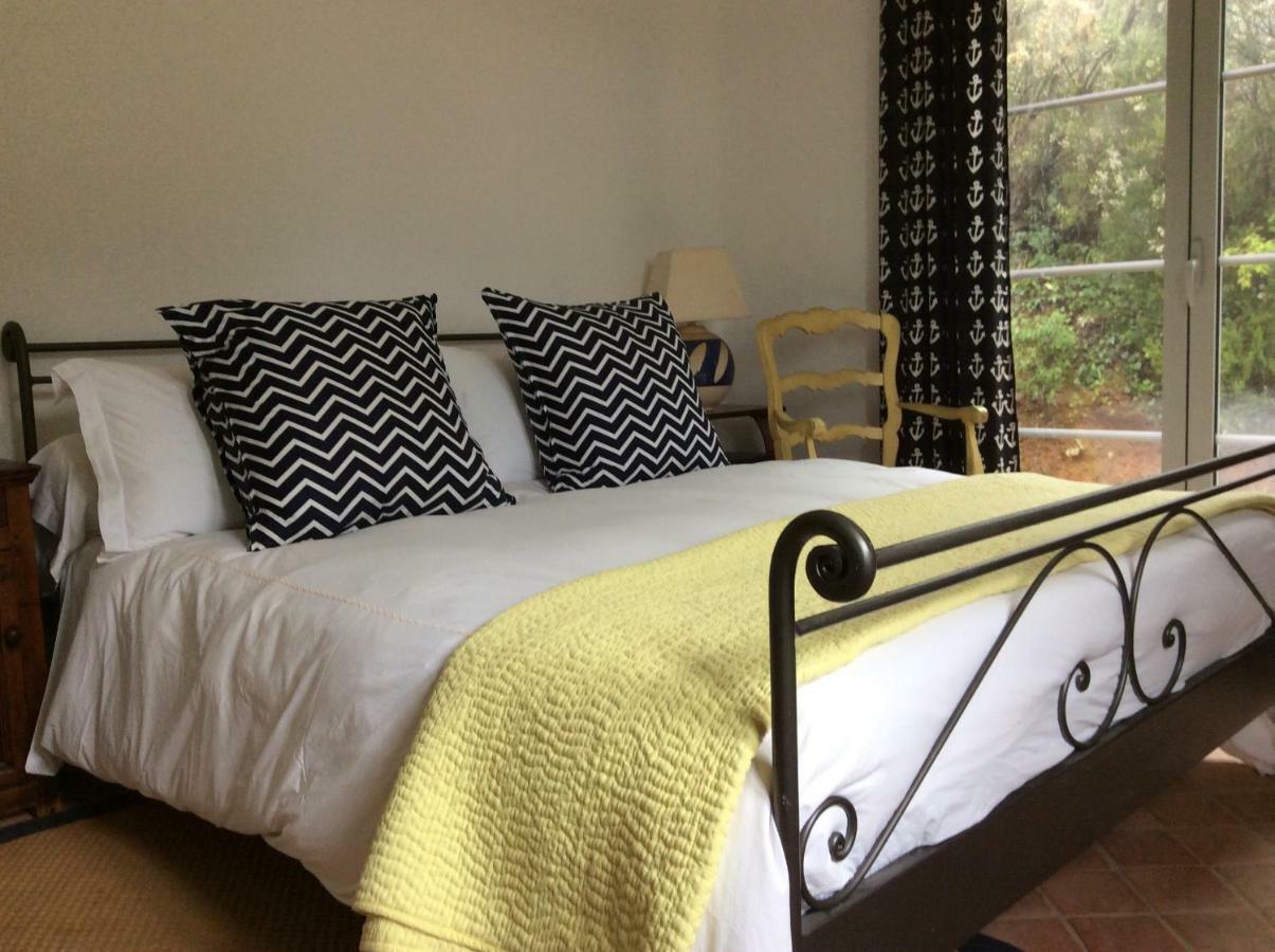 Bed and Breakfast Le Mas Amore Ґассен Екстер'єр фото