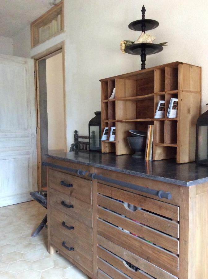 Bed and Breakfast Le Mas Amore Ґассен Екстер'єр фото
